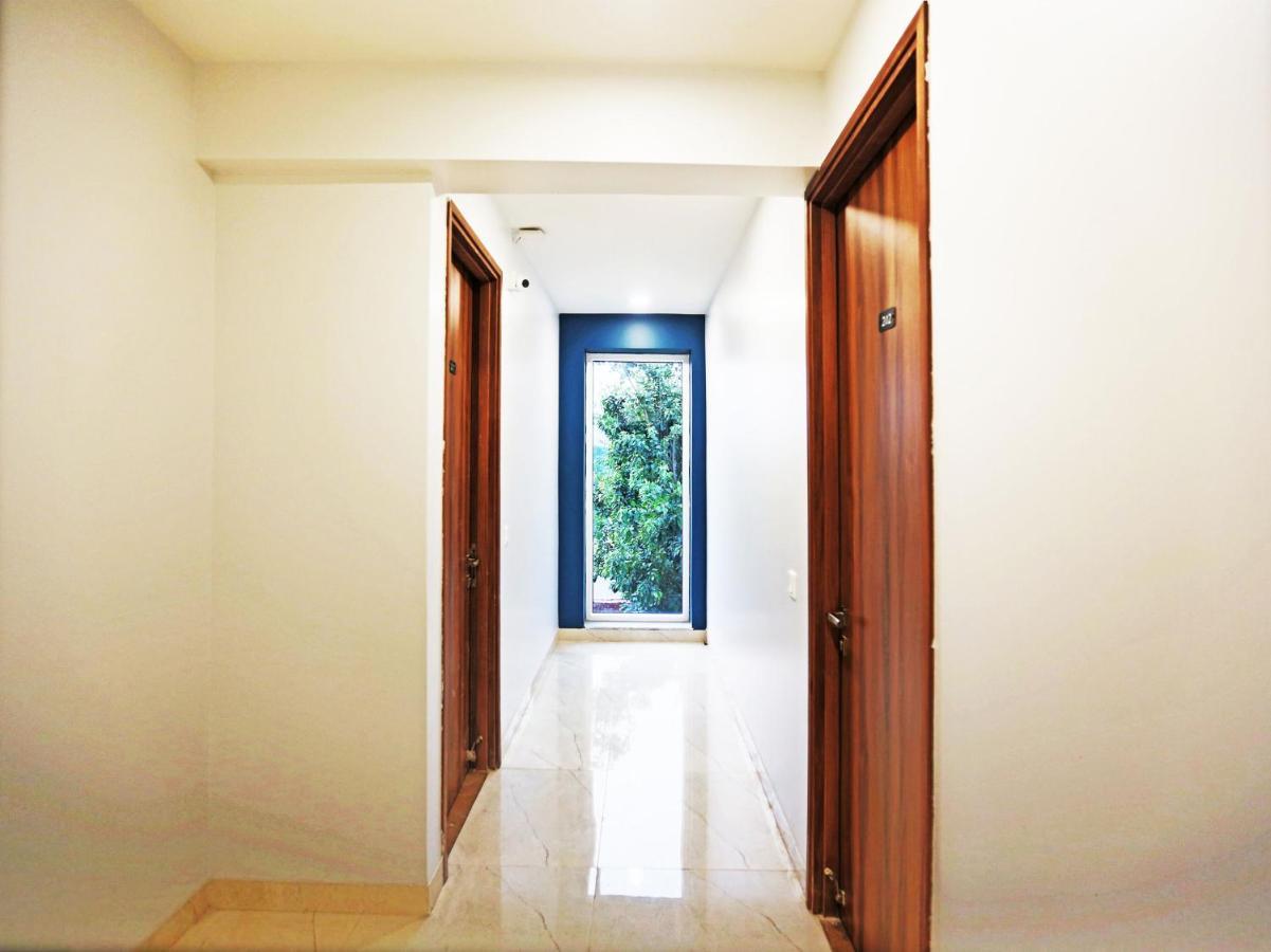 Oyo Flagship Santhi Grand Hotel Vijayawāda Buitenkant foto
