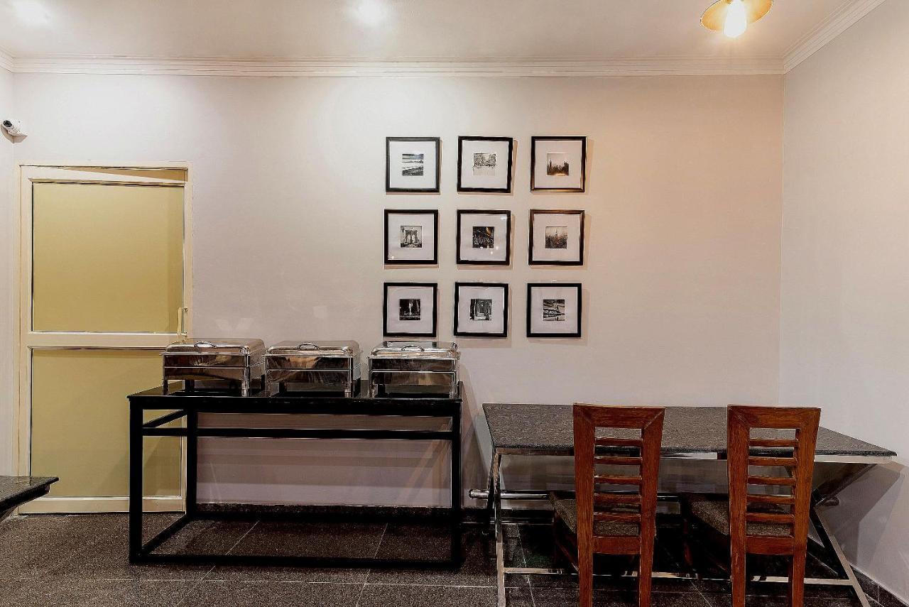 Oyo Flagship Santhi Grand Hotel Vijayawāda Buitenkant foto